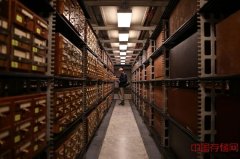 一张SD卡能存500TB 荷兰科学家逆天了！