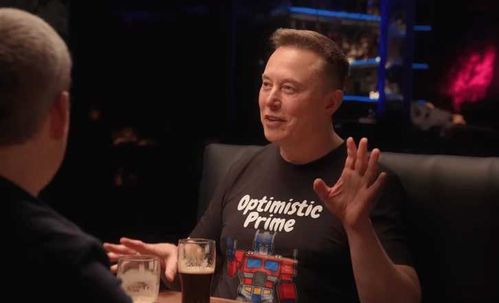 马斯克:未来最强的公司形态会是纯 AI + 纯机器人闭环