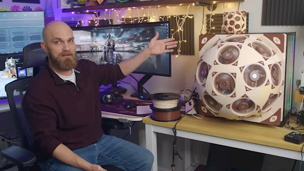国外大神15把风扇打造球形机箱侧面板,瞬间降温20度