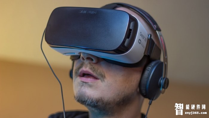 Gear_VR.jpg Gear_VR.jpg